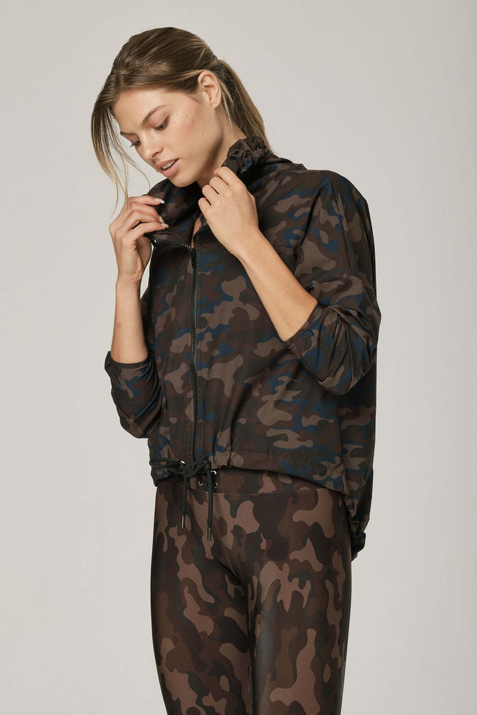 Significant Outer Camo Jacket – 9two5fit
